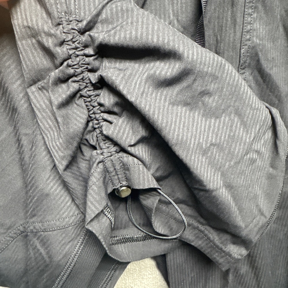 lululemon - Picture 4 of 6